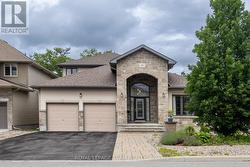 166 GRAINSTONE WAY  Ottawa, ON K2T 0C7