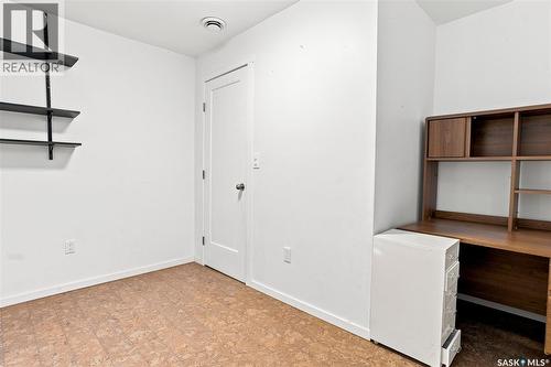 928 1St Street E, Saskatoon, SK - Indoor Photo Showing Other Room