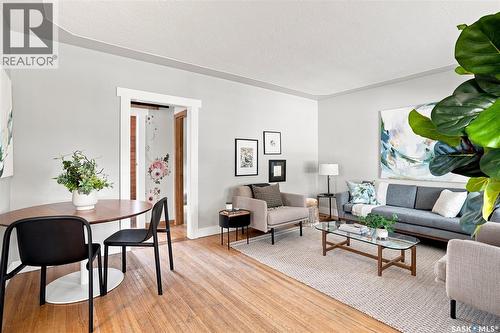 928 1St Street E, Saskatoon, SK - Indoor Photo Showing Living Room