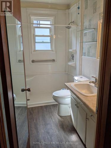 Hallway - Upper - 187 Neff Street, Port Colborne (Main Street), ON - Indoor Photo Showing Bathroom