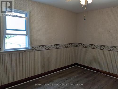 Bedroom 2 - Upper - 187 Neff Street, Port Colborne (Main Street), ON - Indoor Photo Showing Other Room