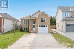92 WESLEY AVENUE  Wasaga Beach, ON L9Z 0B9