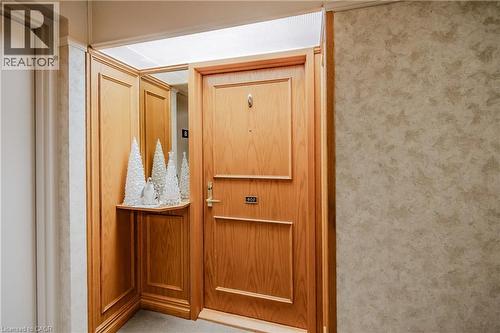 6 Willow Street Unit# 802, Waterloo, ON - Indoor Photo Showing Other Room