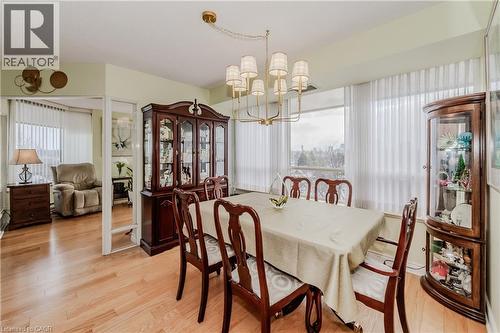 6 Willow Street Unit# 802, Waterloo, ON - Indoor Photo Showing Dining Room