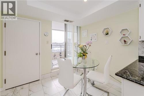 6 Willow Street Unit# 802, Waterloo, ON - Indoor Photo Showing Dining Room