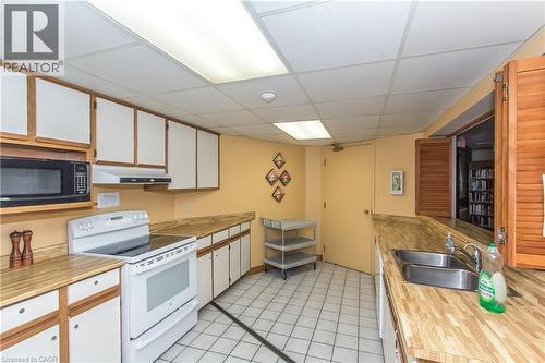 6 Willow Street Unit# 802, Waterloo, ON - Indoor Photo Showing Kitchen With Double Sink