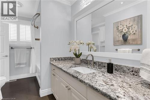 21 Samuel Road, Grimsby, ON - Indoor Photo Showing Bathroom