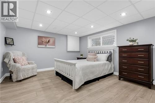 21 Samuel Road, Grimsby, ON - Indoor Photo Showing Bedroom