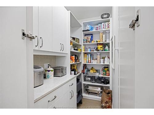 266 Xavier Circle, Lakeshore, ON 