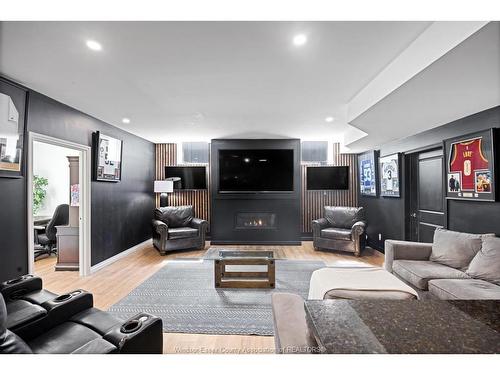 266 Xavier Circle, Lakeshore, ON 