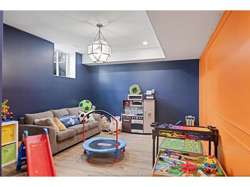 266 Xavier Circle, Lakeshore, ON 