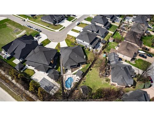 266 Xavier Circle, Lakeshore, ON 