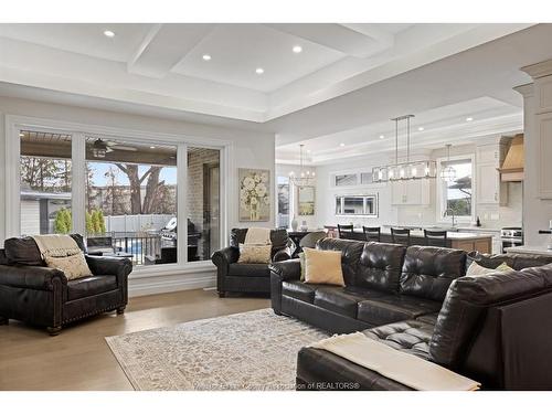 266 Xavier Circle, Lakeshore, ON 