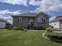 239 CARIBOU Crescent  Thunder Bay, ON P7C 5Z5