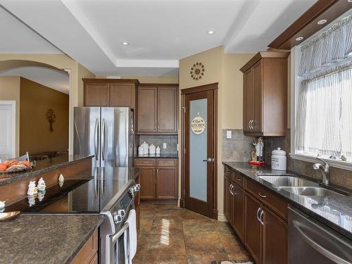 706 Weiler Boulevard, Thunder Bay, ON - Indoor Photo Showing Kitchen With Double Sink