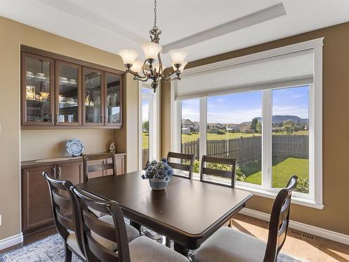 706 Weiler Boulevard, Thunder Bay, ON - Indoor Photo Showing Dining Room