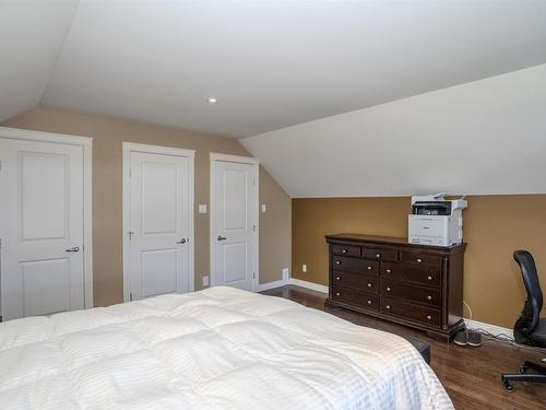 706 Weiler Boulevard, Thunder Bay, ON - Indoor Photo Showing Bedroom
