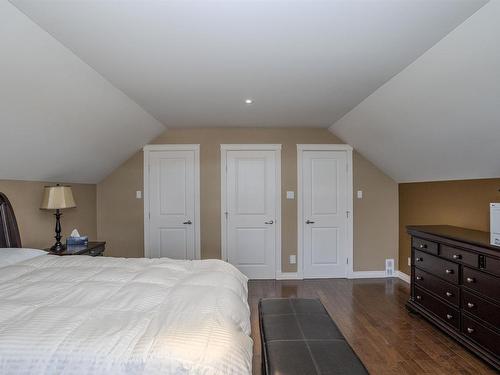 706 Weiler Boulevard, Thunder Bay, ON - Indoor Photo Showing Bedroom