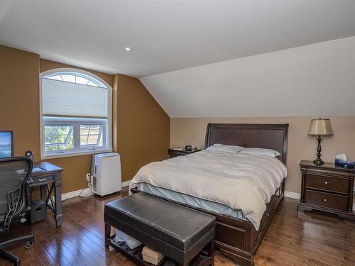 706 Weiler Boulevard, Thunder Bay, ON - Indoor Photo Showing Bedroom