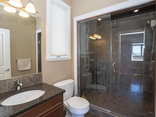 706 Weiler Boulevard, Thunder Bay, ON - Indoor Photo Showing Bathroom