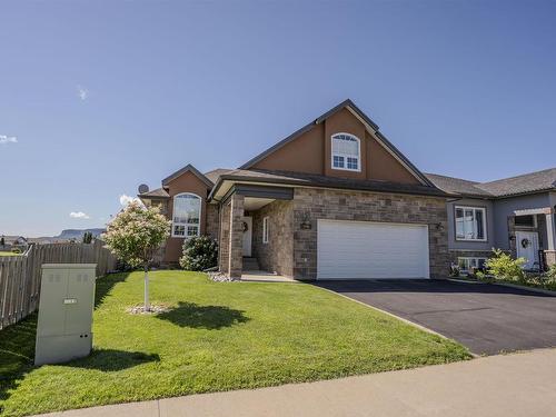 706 WEILER Boulevard  Thunder Bay, ON P7C 0A7