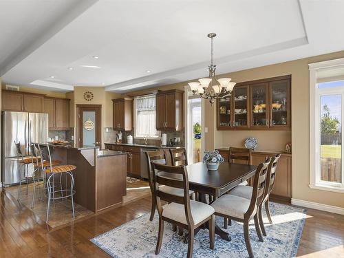 706 Weiler Boulevard, Thunder Bay, ON - Indoor Photo Showing Dining Room