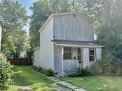 446 Vickers Street N Thunder Bay, ON P7C 4B5