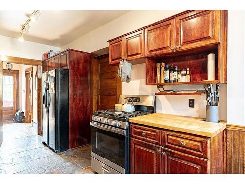 637 Catherine St., Thunder Bay, ON - Indoor Photo Showing Kitchen