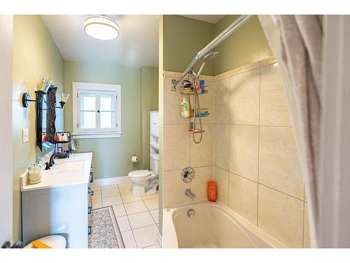 637 Catherine St., Thunder Bay, ON - Indoor Photo Showing Bathroom
