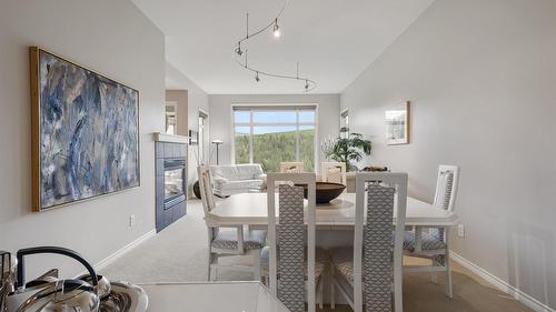 29-3800 Gallaghers Pinnacle Way, Kelowna, BC - Indoor Photo Showing Dining Room