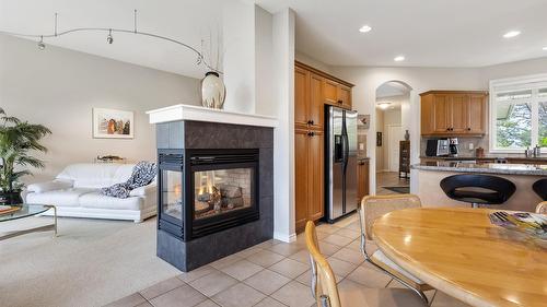 29-3800 Gallaghers Pinnacle Way, Kelowna, BC - Indoor With Fireplace