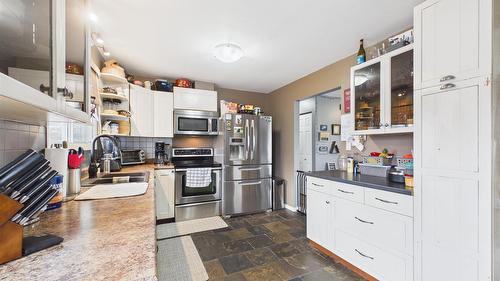 2320 5Th Street, Cranbrook, BC - Indoor Photo Showing Kitchen With Stainless Steel Kitchen With Double Sink