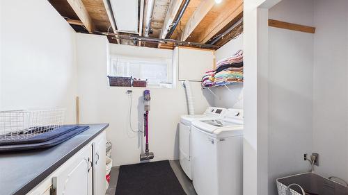 2320 5Th Street, Cranbrook, BC - Indoor Photo Showing Laundry Room