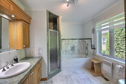 Salle de bains attenante à la CCP - 762 Rue Genest, Magog, QC - Indoor Photo Showing Bathroom