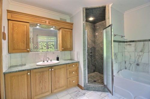Salle de bains attenante à la CCP - 762 Rue Genest, Magog, QC - Indoor Photo Showing Bathroom