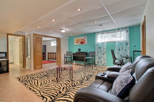 Salle familiale - 762 Rue Genest, Magog, QC - Indoor