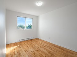 8-30 Boul. St-Elzear O.  Laval (Vimont), QC H7M 1E2