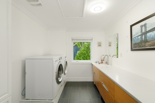 Salle de lavage - 3415  - 3417 Imp. Des Colibris, Sainte-Adèle, QC - Indoor Photo Showing Laundry Room