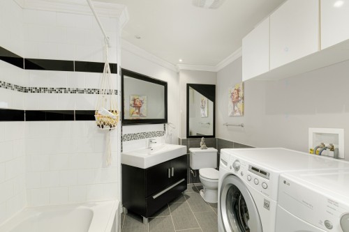 Salle de bains - 3415  - 3417 Imp. Des Colibris, Sainte-Adèle, QC - Indoor Photo Showing Laundry Room