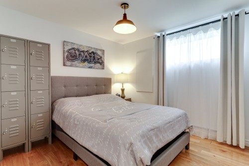 Bedroom - 8546 Place Chartier, Laval (Saint-François), QC - Indoor Photo Showing Bedroom