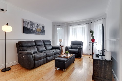Living Room - 8546 Place Chartier, Laval (Saint-François), QC - Indoor Photo Showing Living Room