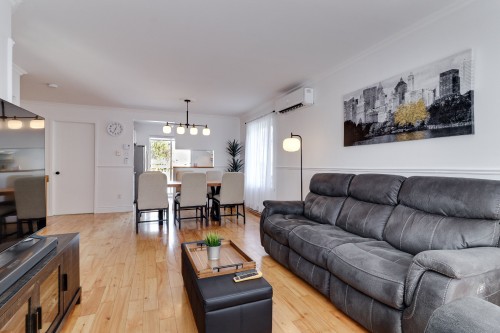 Living Room - 8546 Place Chartier, Laval (Saint-François), QC - Indoor Photo Showing Living Room