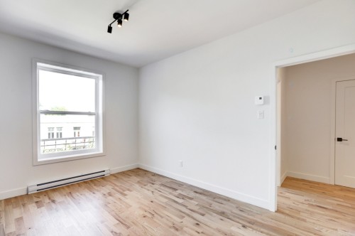 Master Bedroom - 1420 Rue St-Clément, Montréal (Mercier/Hochelaga-Maisonneuve), QC - Indoor Photo Showing Other Room