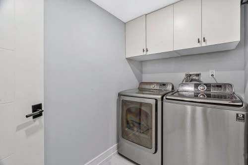 Salle de lavage - 133 Av. Madsen, Beaconsfield, QC - Indoor Photo Showing Laundry Room