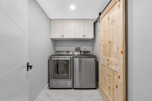 Salle de lavage - 133 Av. Madsen, Beaconsfield, QC - Indoor Photo Showing Laundry Room