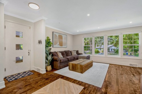 Salon - 133 Av. Madsen, Beaconsfield, QC - Indoor Photo Showing Living Room