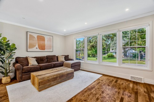 Salon - 133 Av. Madsen, Beaconsfield, QC - Indoor Photo Showing Living Room