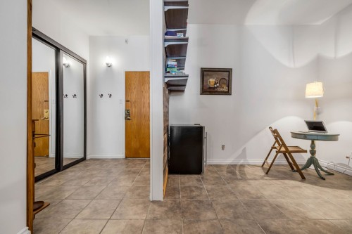 Mud Room - 205-267 Rue St-Paul, Québec (La Cité-Limoilou), QC 