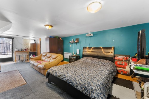 Bachelor - 7 35E Avenue E., Blainville, QC - Indoor Photo Showing Bedroom