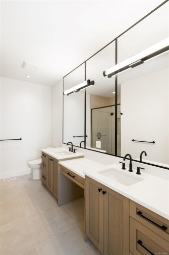 10011 Chicory Pl, Sidney, BC - Indoor